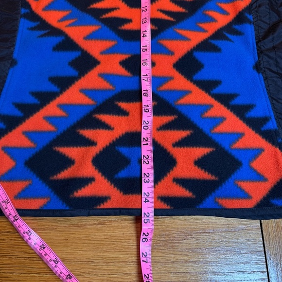 Lauren-Ralph Lauren Active Wear Women's Blue and Orange  Geometric Vest size XL - Picture 5 of 5